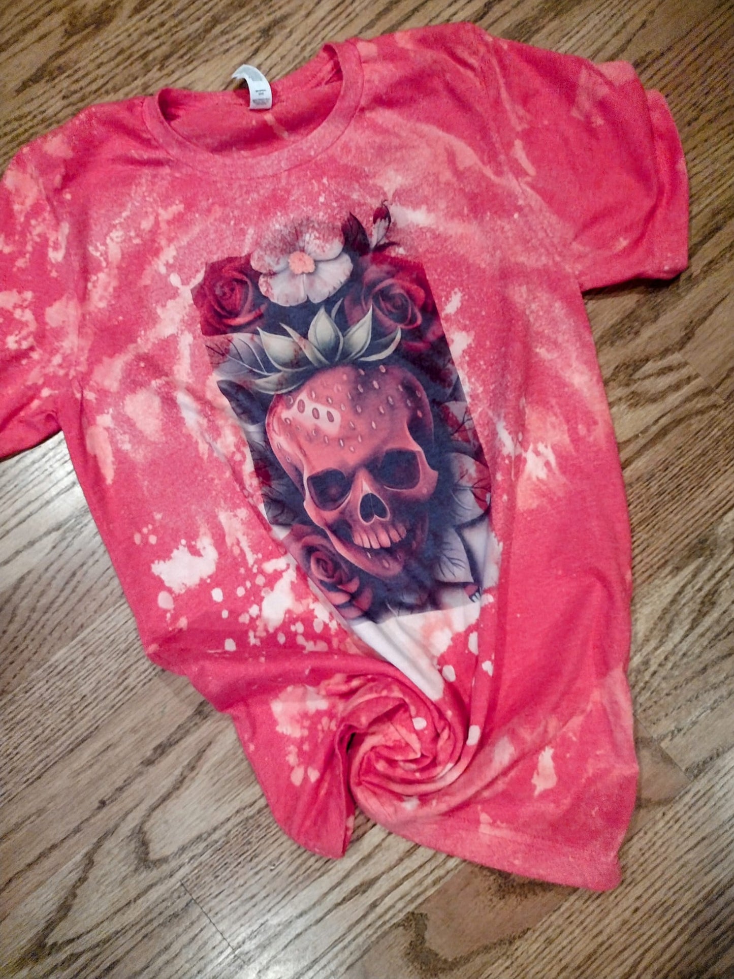 Red rose skull bleach tee