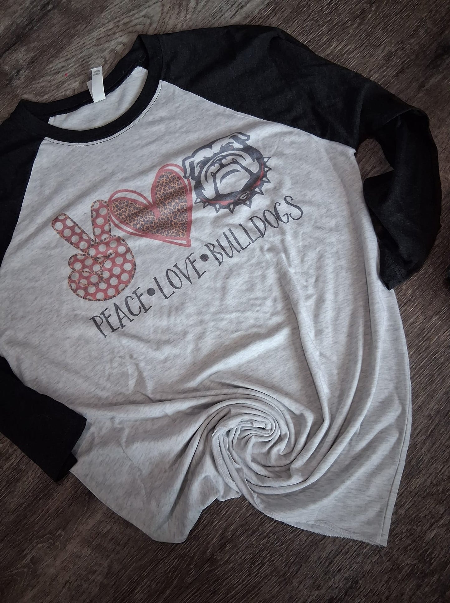 Peace love bulldogs raglan