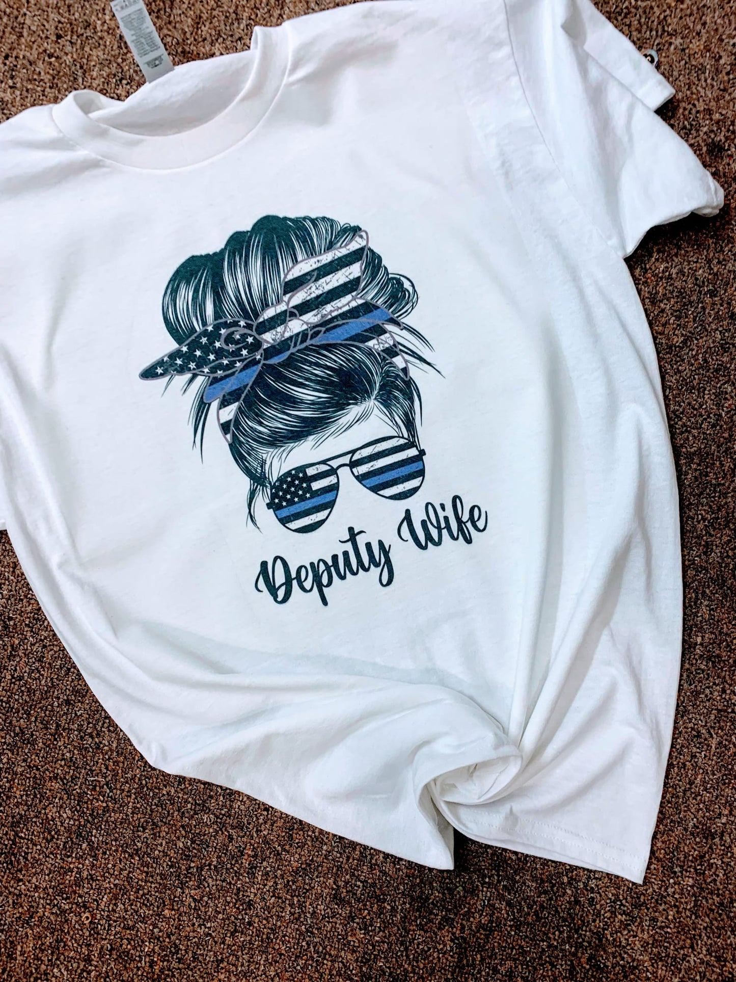 Deputy wife Tee