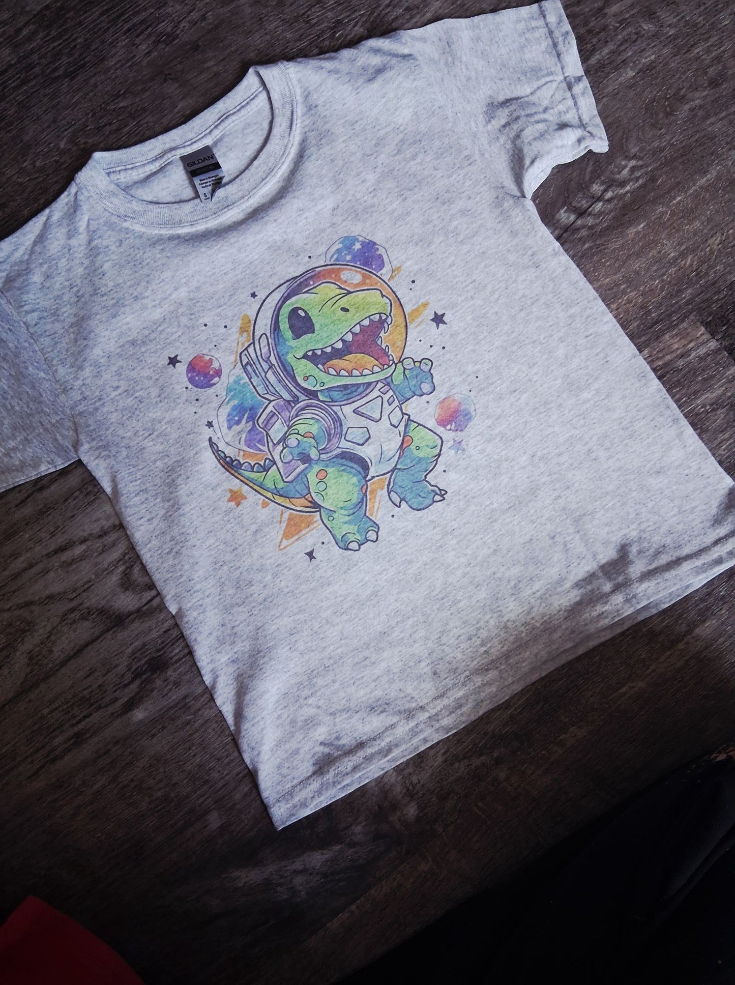 Kids dino tee